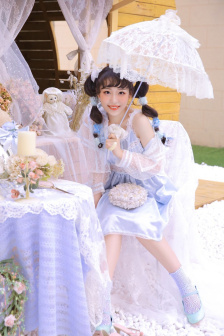 水色站